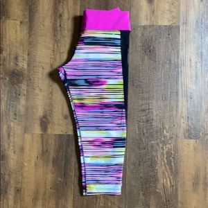 Nike Crop Multi Color Capri Legging Size M